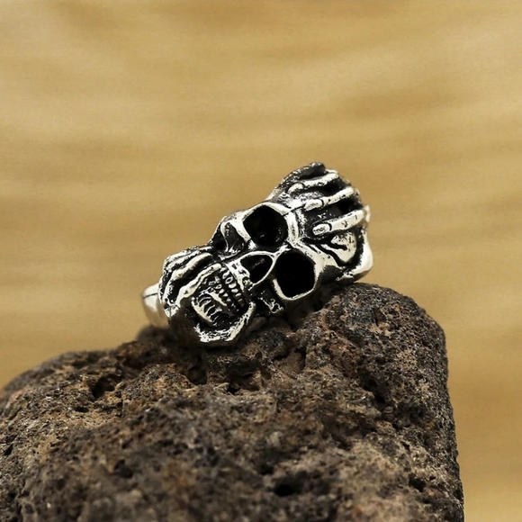 Vintage silver hand holder face Ring - Picture 5 of 5